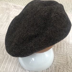 Flat cap 100% pure wool Size Large 7 1/4- 7 3/8